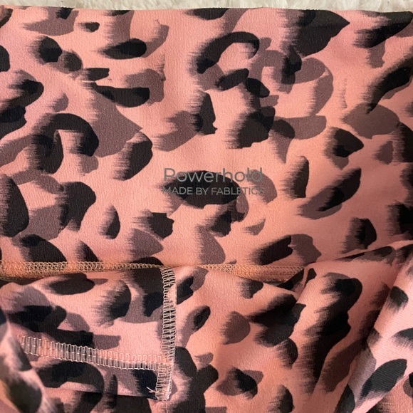 Fabletics Powerhold leggings: pink leopard print - Picture 4 of 6